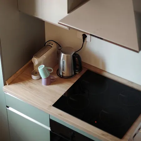 The Hideout * ميلان